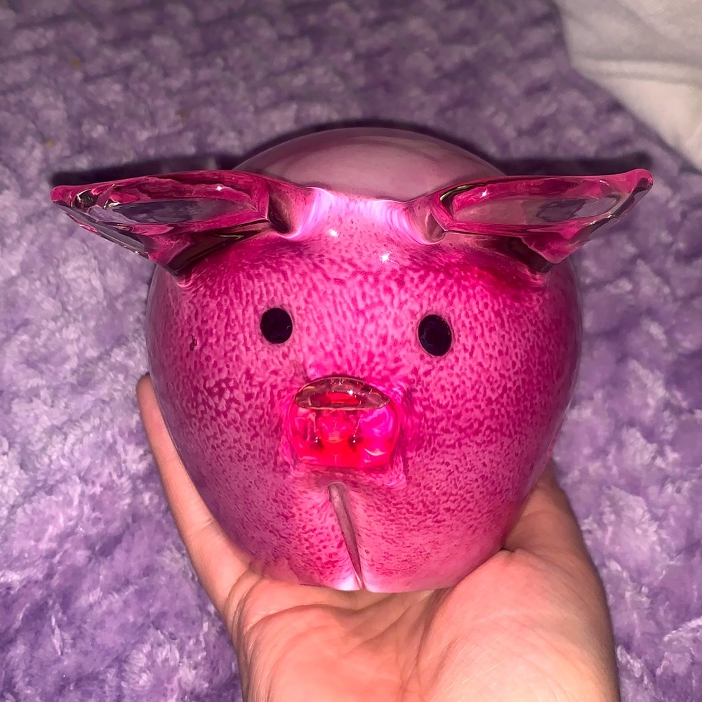 Pink heavy weighted pig! It can be used as a paperweight or decor NEED GONE ASAP